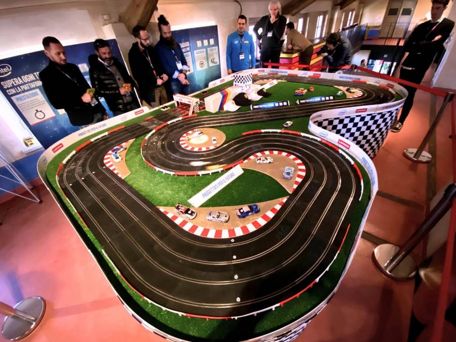 Noleggio Pista Elettrica Slot Cars per Feste ed Eventi Torino