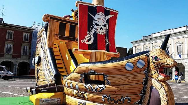 Noleggio e Affitto Gonfiabile Pirati dei Caraibi a Torino in Piemonte